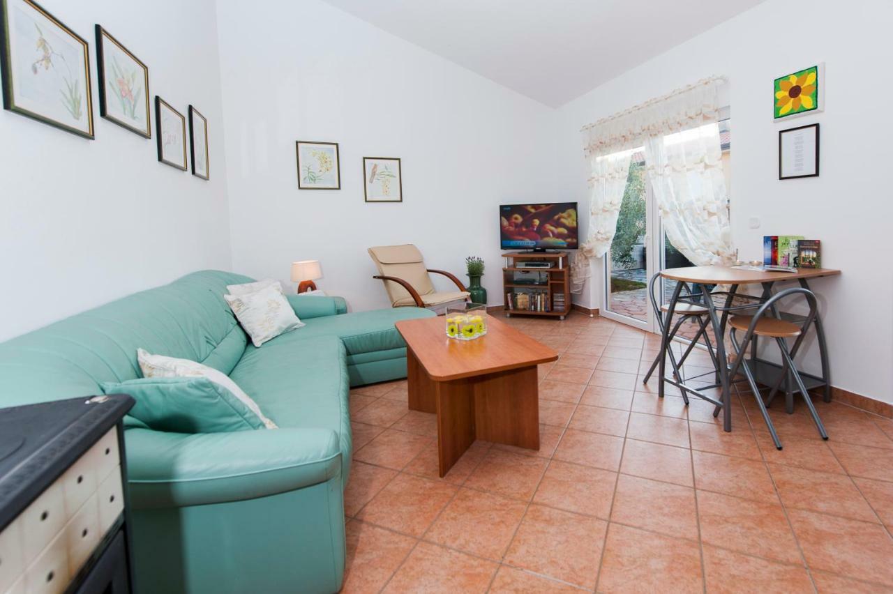 Villa Istria โปเรช ภายนอก รูปภาพ