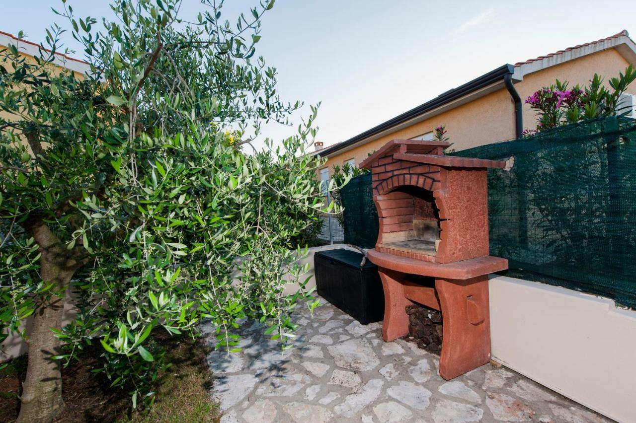 Villa Istria โปเรช ภายนอก รูปภาพ